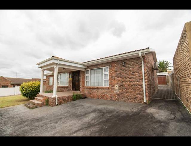 3 BEDROOM HOUSE FOR SALE IN ROWALLAN PARK